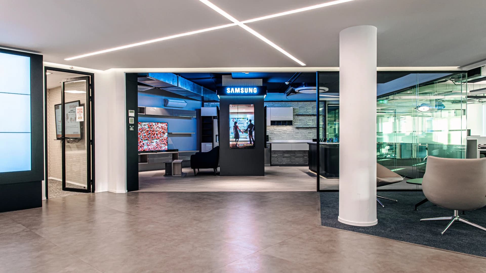 Samsung Interior 0